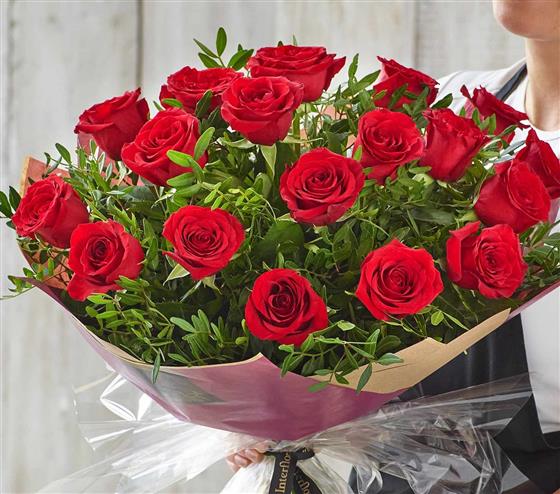 Red 18 Roses Layout 18 Red Roses Floral Creations Amersham Florist Florist